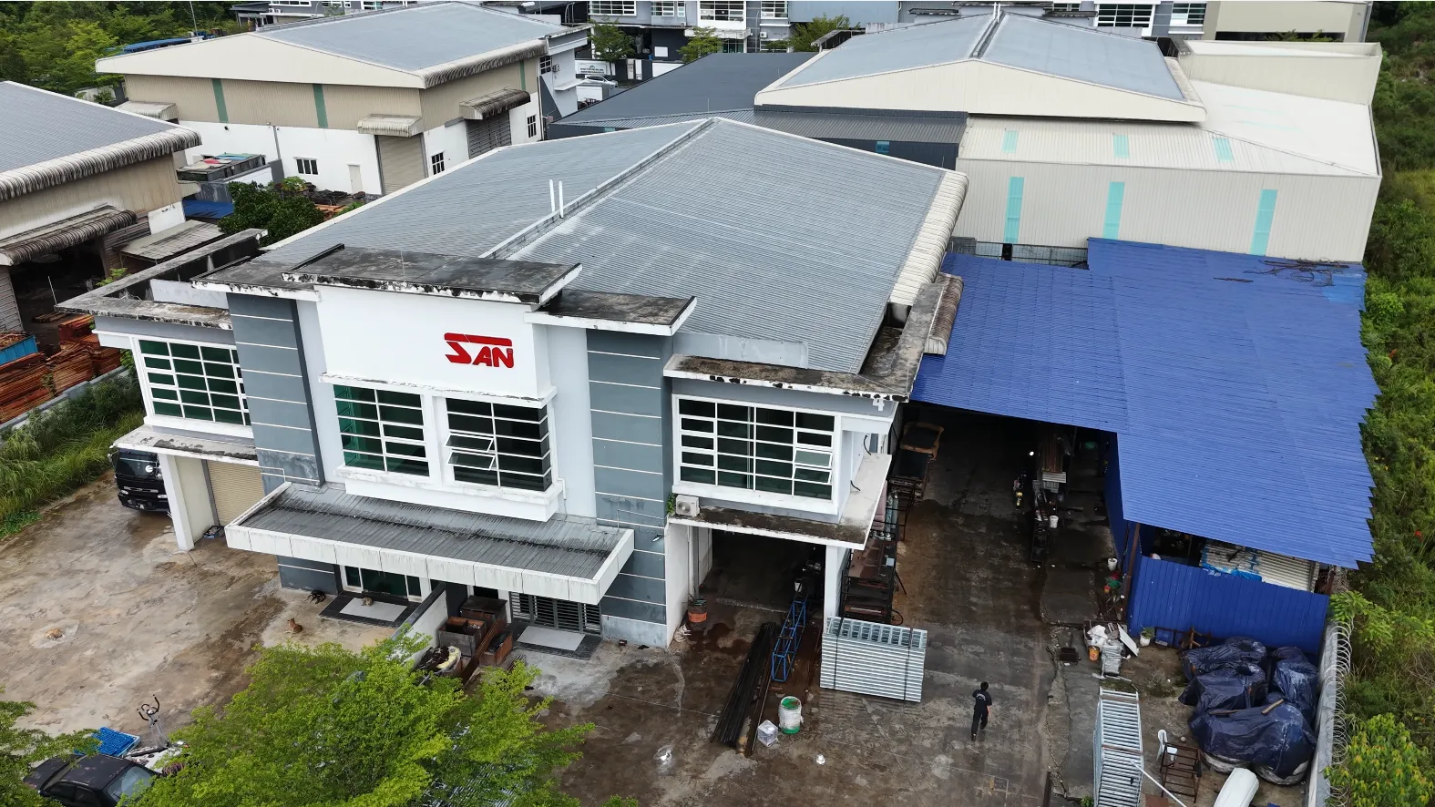 Factory 4 — heavy duty steel structure fabrication yard