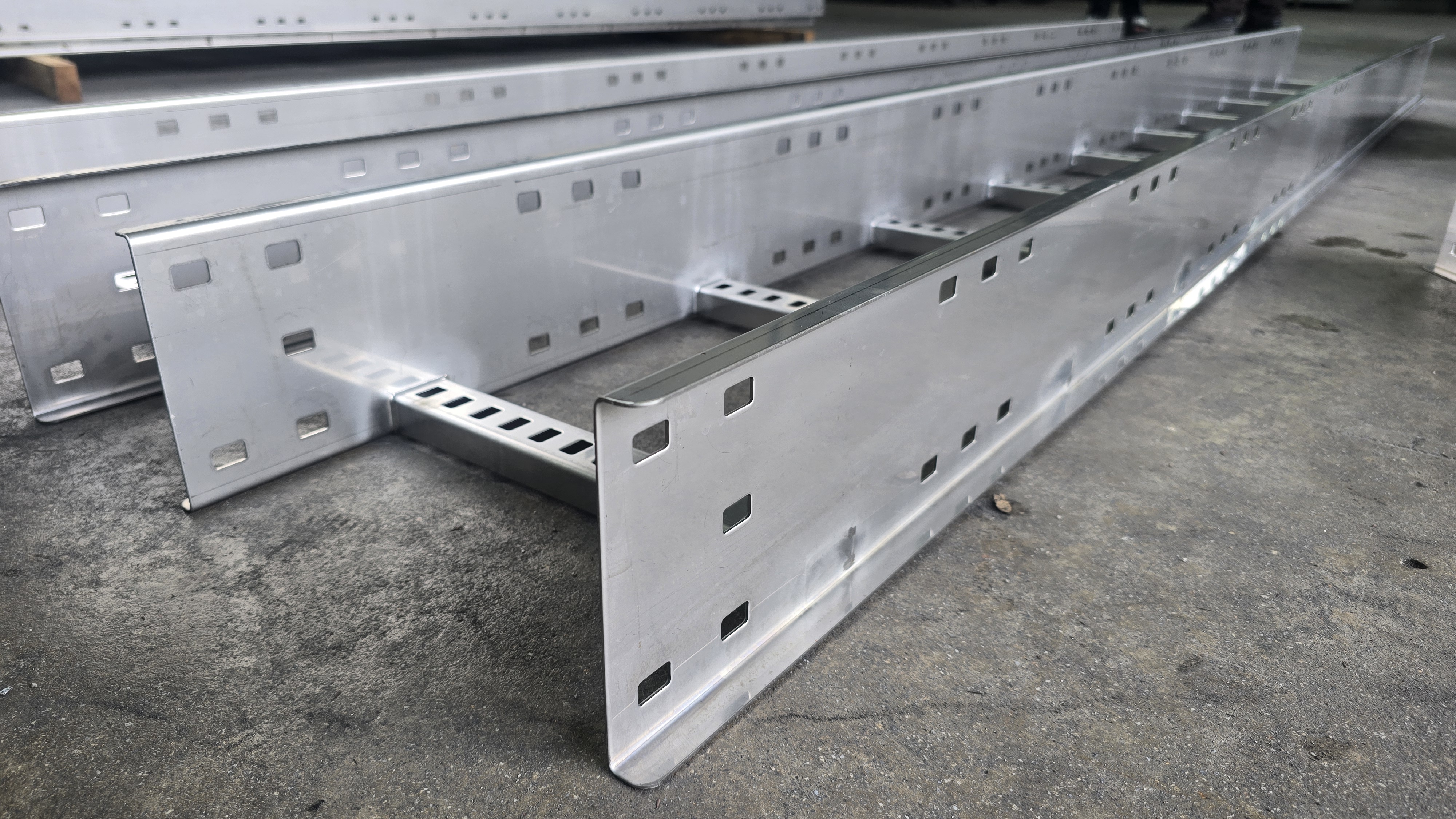 Cable ladder gallery image 20