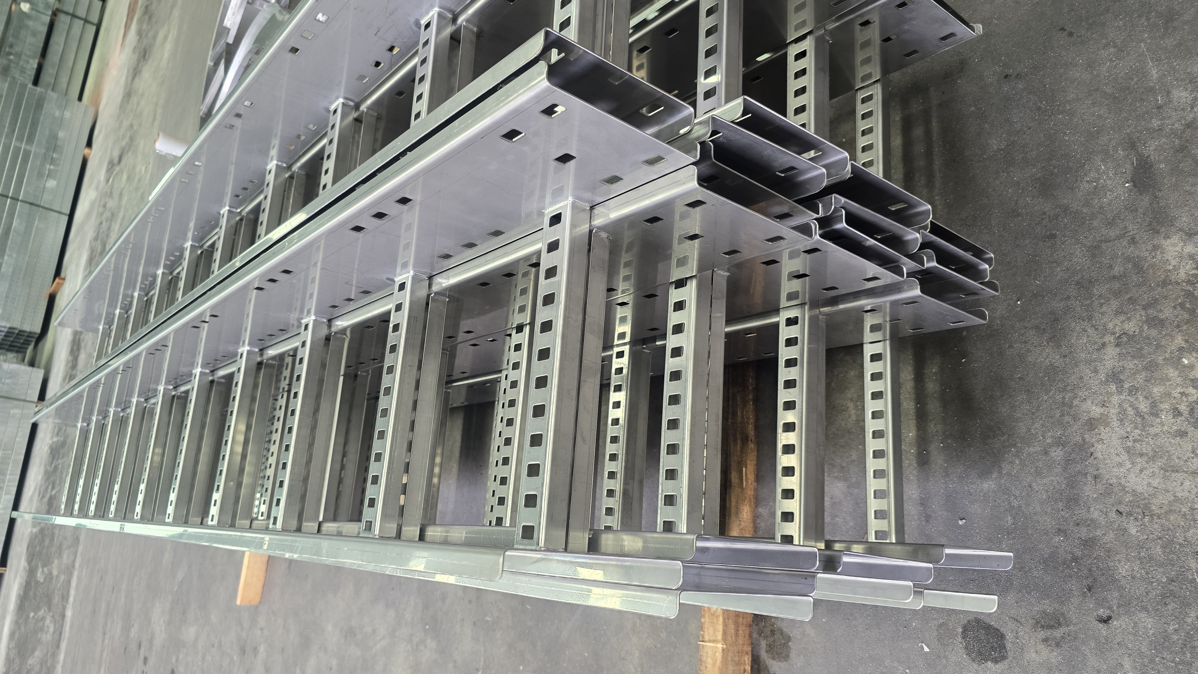 Cable ladder gallery image 23