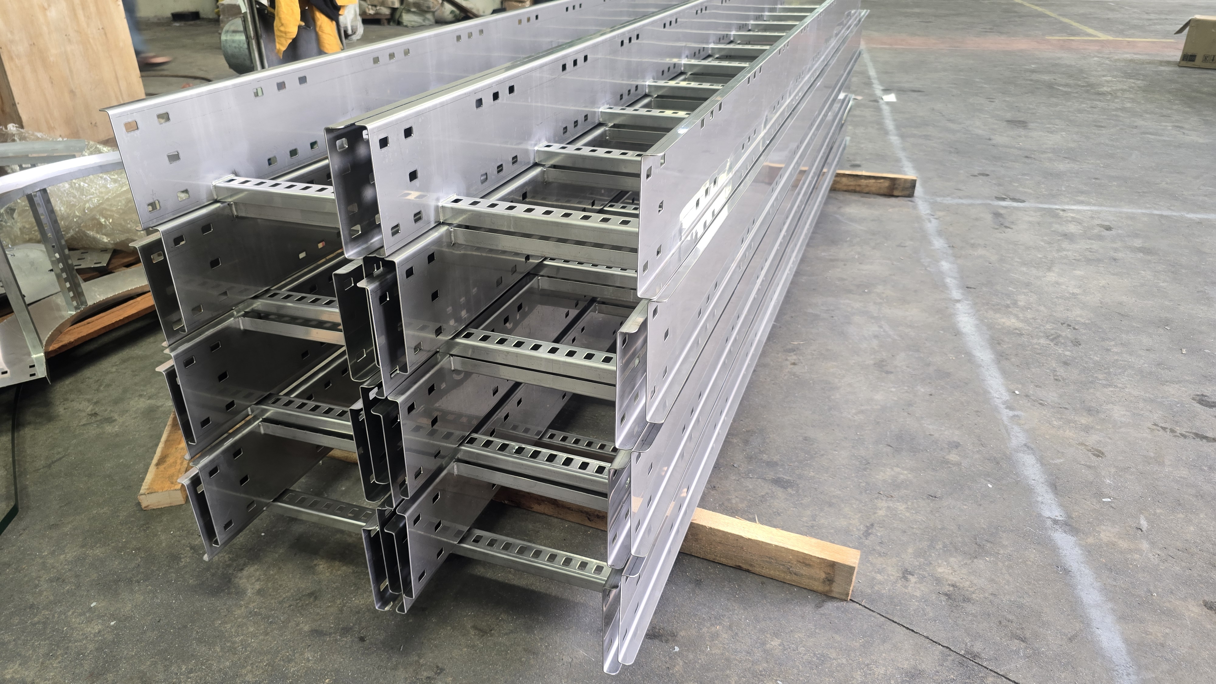 Cable ladder gallery image 25