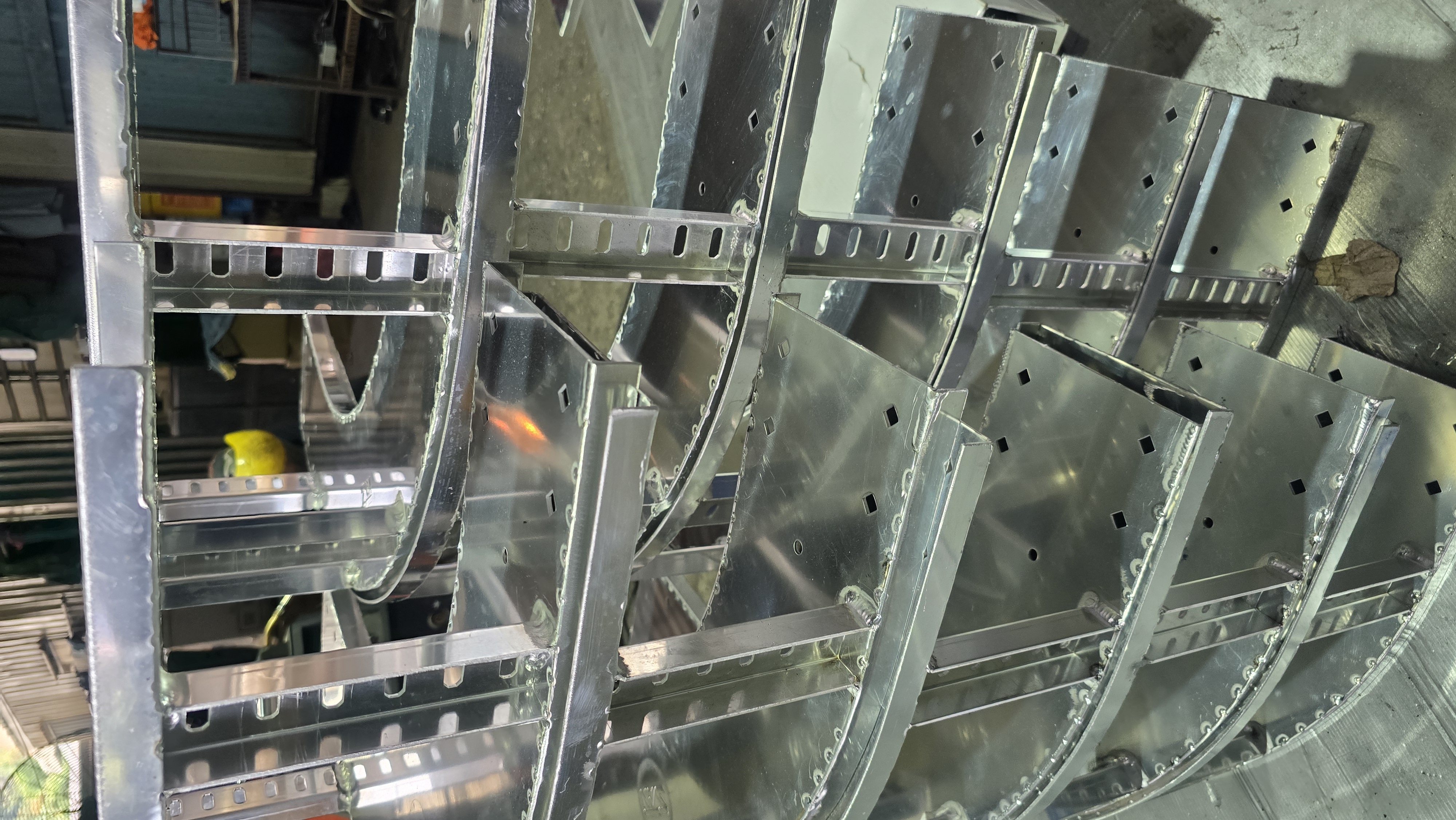 Cable ladder gallery image 5