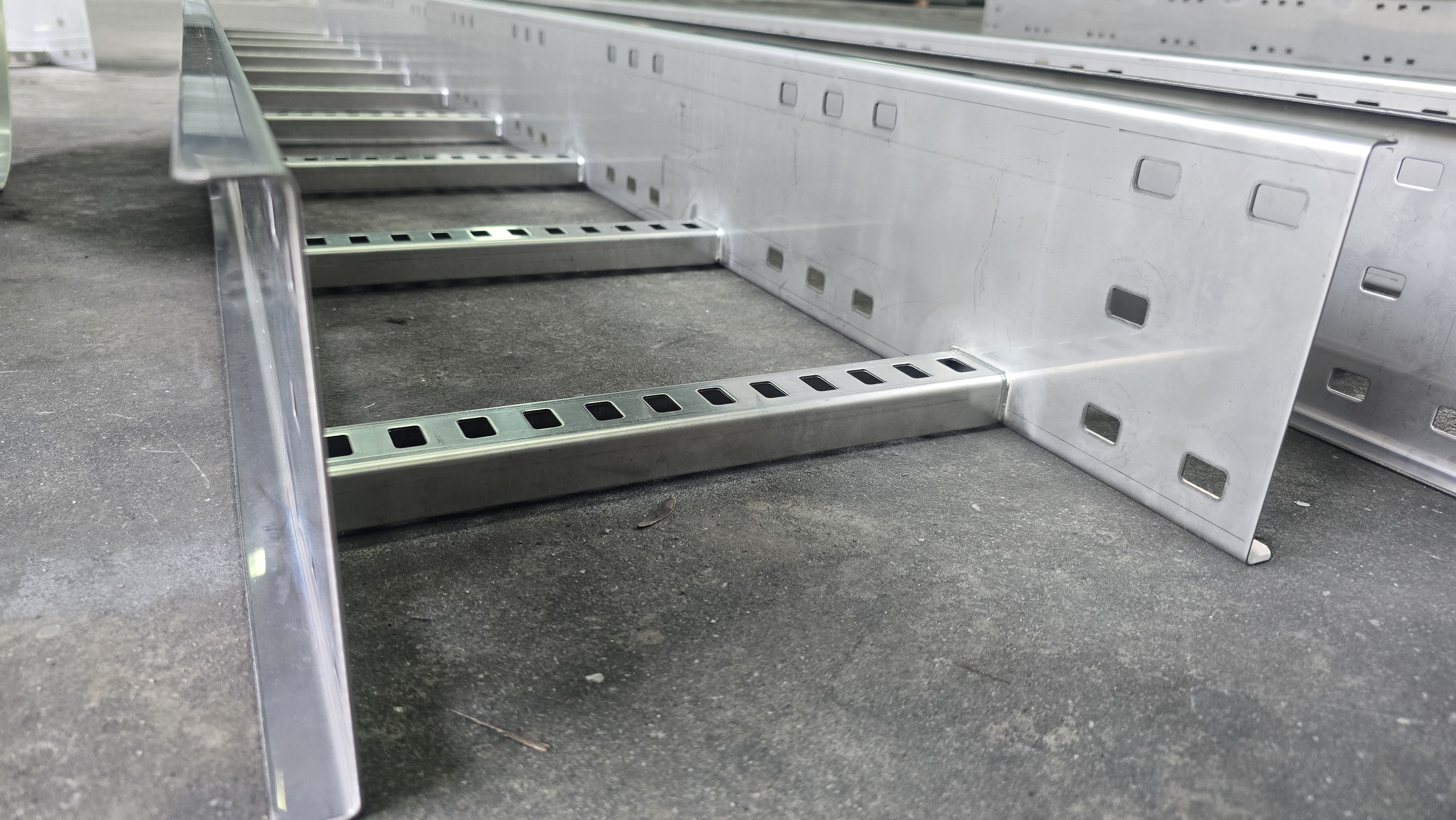 Cable ladder gallery image 7