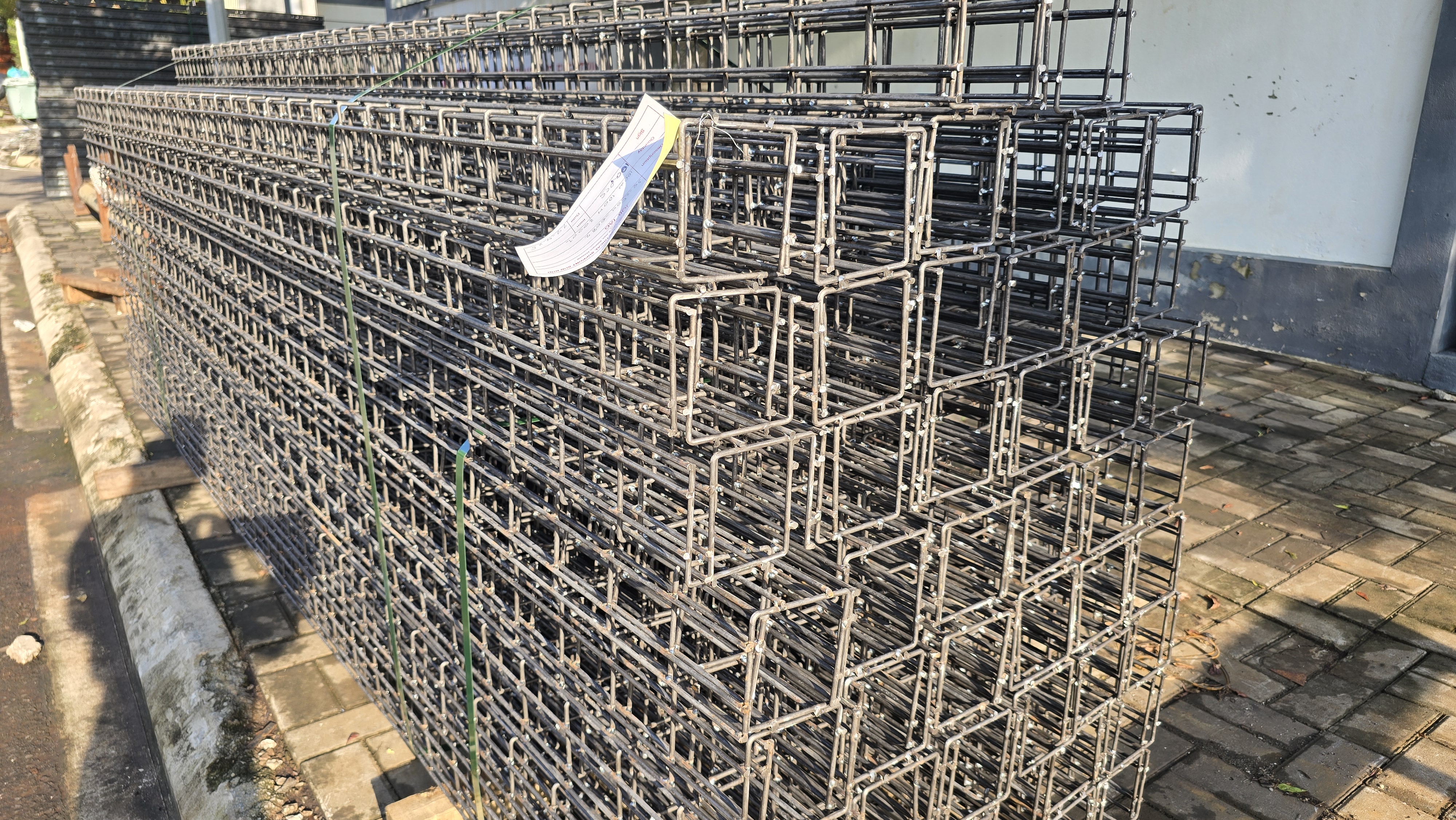 Wire mesh basket tray gallery image 18